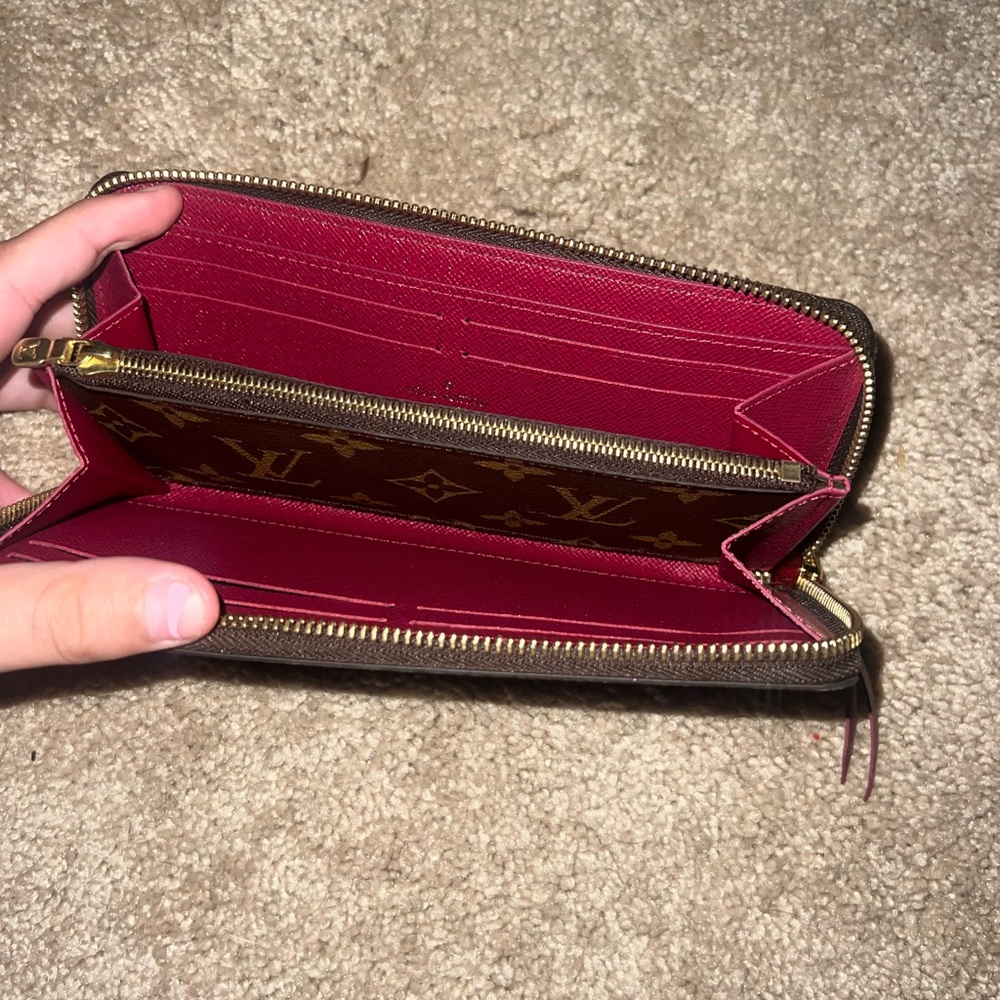LV WALLET